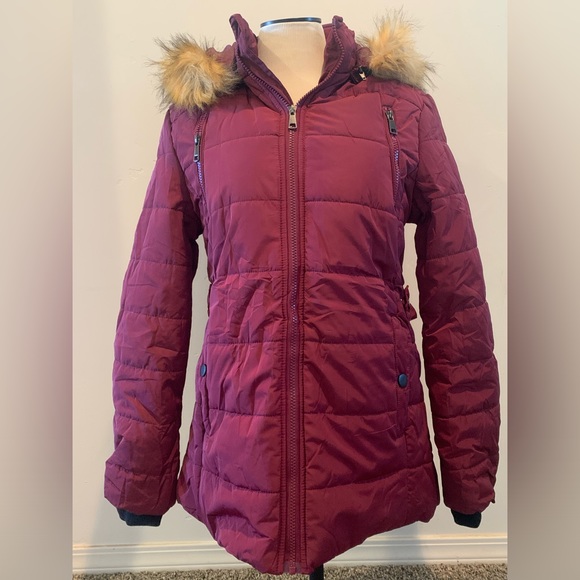 BRAND NEW! Women's small winter coat. Burgundy color. Fur trim hood removable - Picture 2 of 5